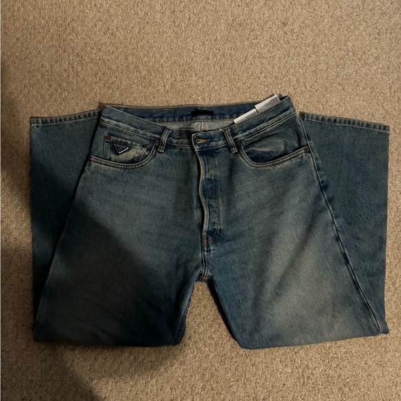 Prada - Picture 5 of 9